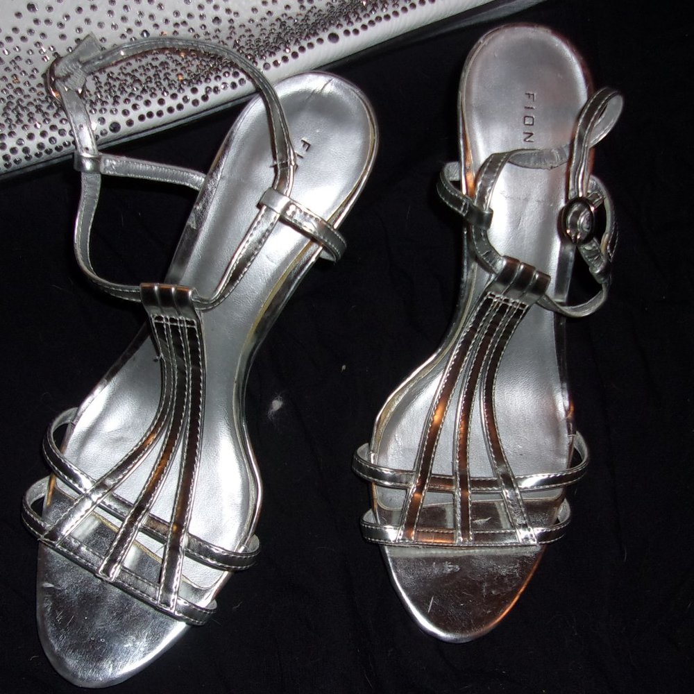 womans size 71/2 high dress heels silver sexy dress up party seven ha